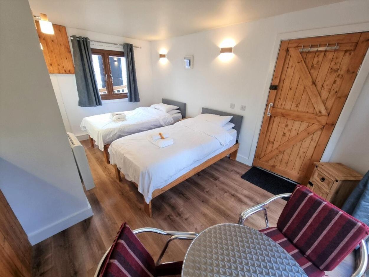 Roy Bridge Hotel Fort William Exterior foto